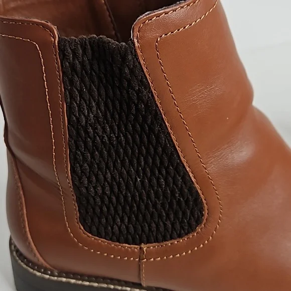Lands' End Women's Side Zip Lug Sole Brown Chelsea Boot Size 9D (Wide) - Picture 8 of 11